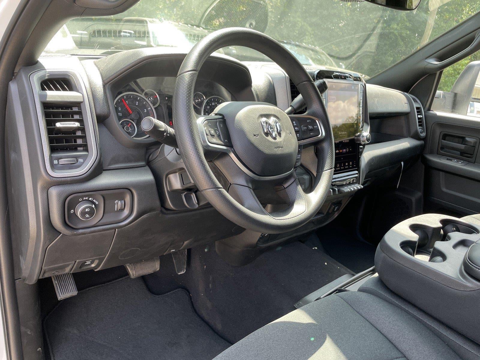2027 RAM Ram 3500 RAM 3500 TRADESMAN CREW CAB 4X4 8' BOX