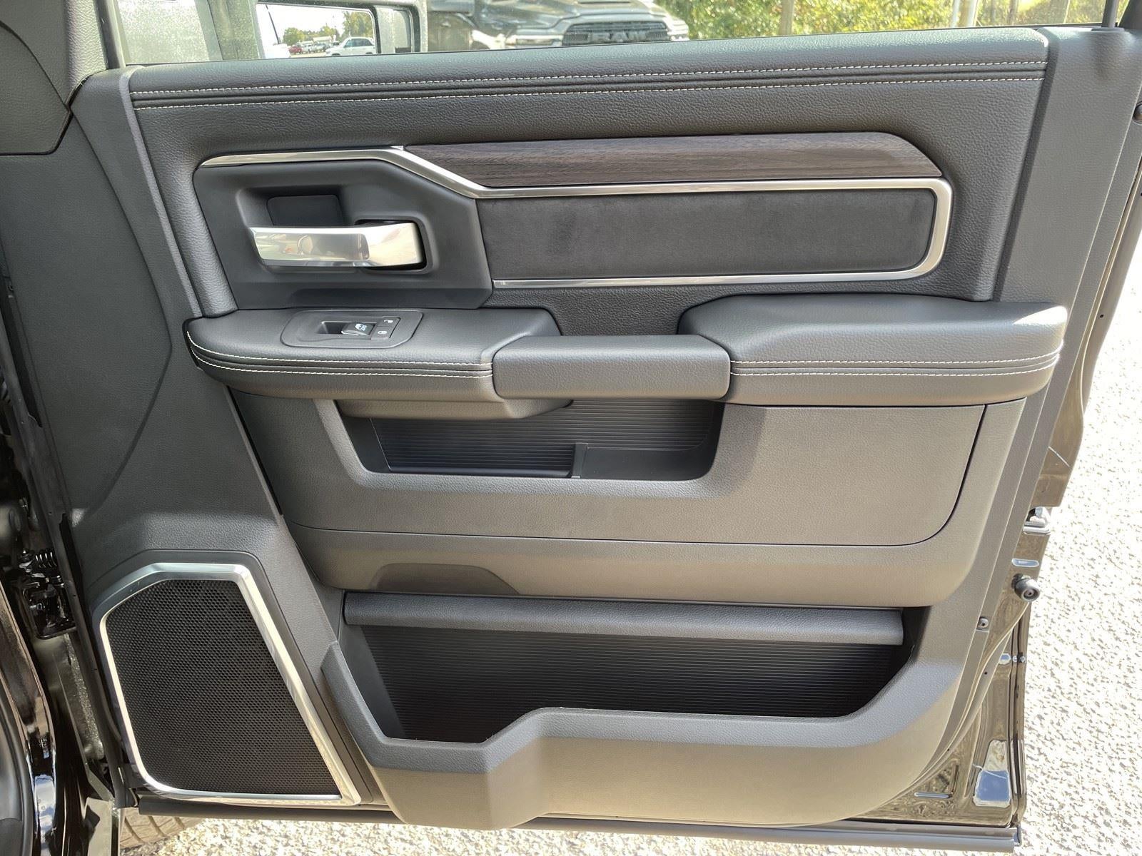 2026 RAM Ram 3500 RAM 3500 LARAMIE CREW CAB 4X4 8' BOX