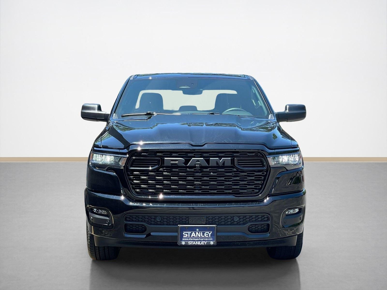 2026 RAM Ram 1500 RAM 1500 EXPRESS CREW CAB 4X2 5'7' BOX