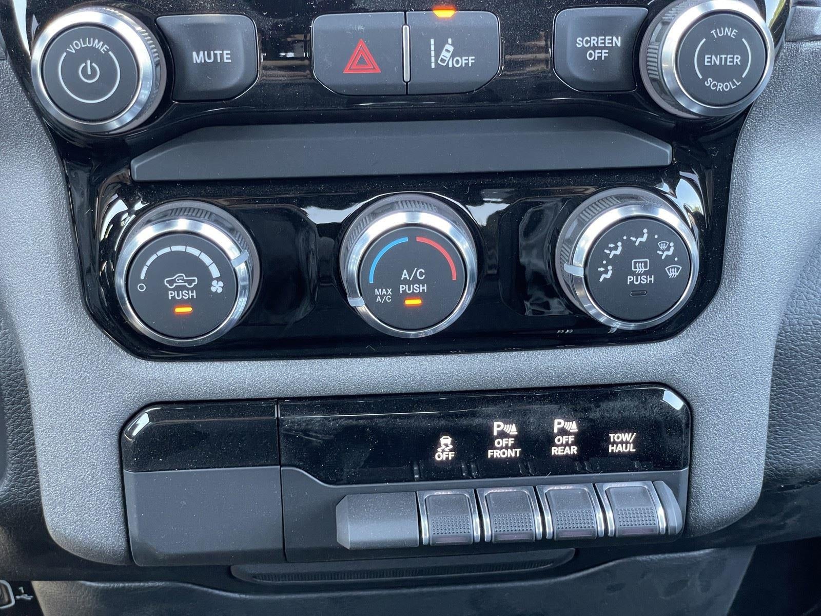 2026 RAM Ram 1500 RAM 1500 EXPRESS CREW CAB 4X2 5'7' BOX