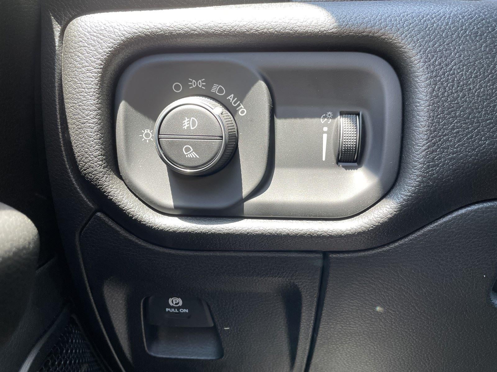 2026 RAM Ram 1500 RAM 1500 EXPRESS CREW CAB 4X2 5'7' BOX