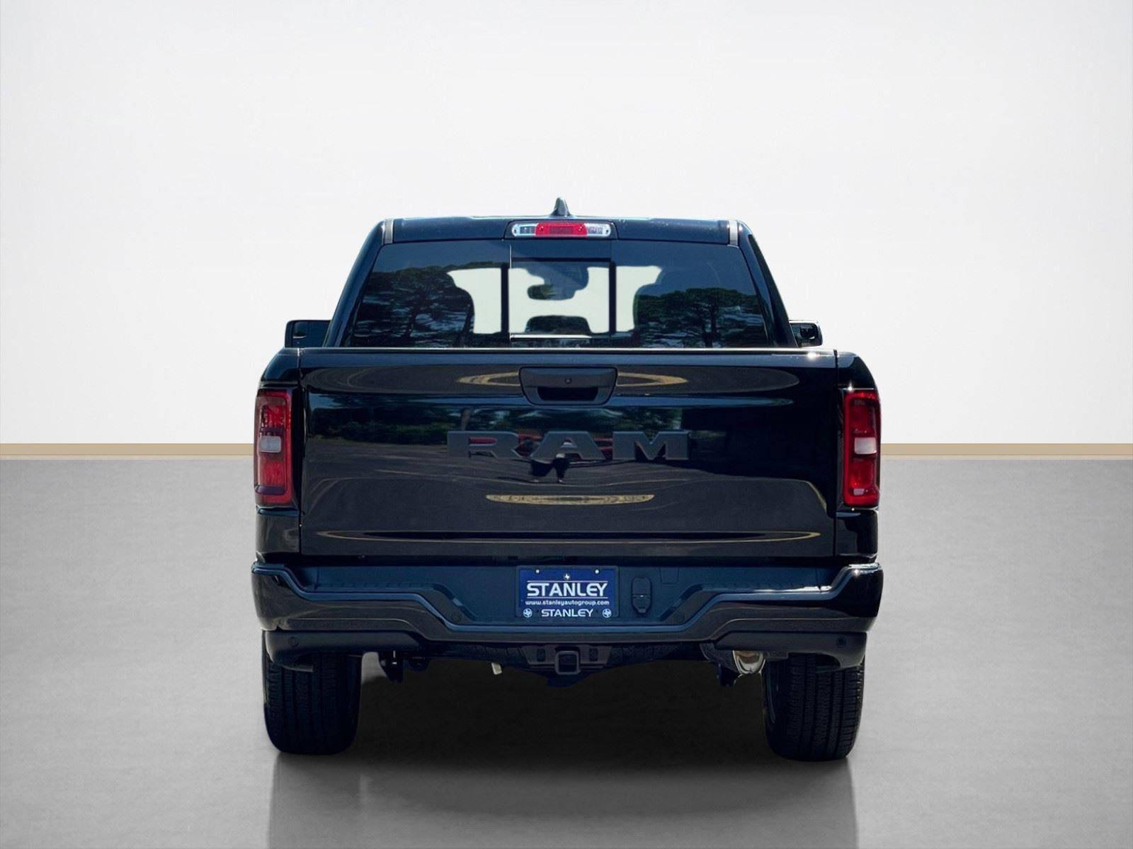 2026 RAM Ram 1500 RAM 1500 EXPRESS CREW CAB 4X2 5'7' BOX