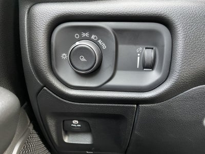 2025 RAM Ram 1500 RAM 1500 TRADESMAN CREW CAB 4X2 5'7' BOX