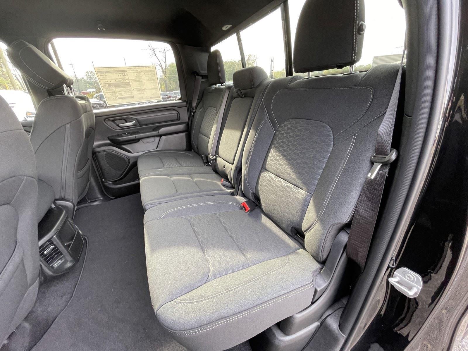 2025 RAM Ram 1500 RAM 1500 TRADESMAN CREW CAB 4X2 5'7' BOX