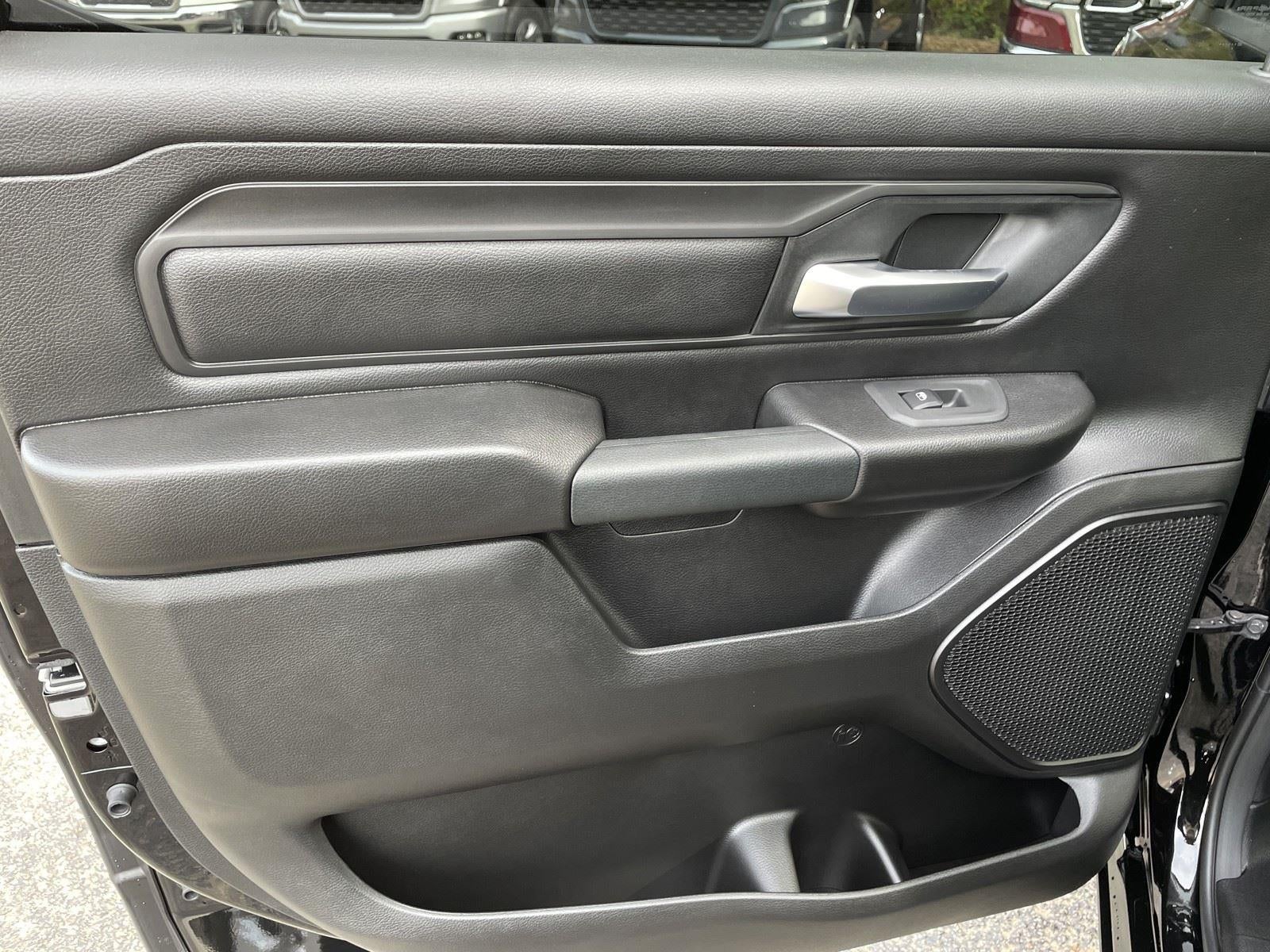 2025 RAM Ram 1500 RAM 1500 TRADESMAN CREW CAB 4X2 5'7' BOX