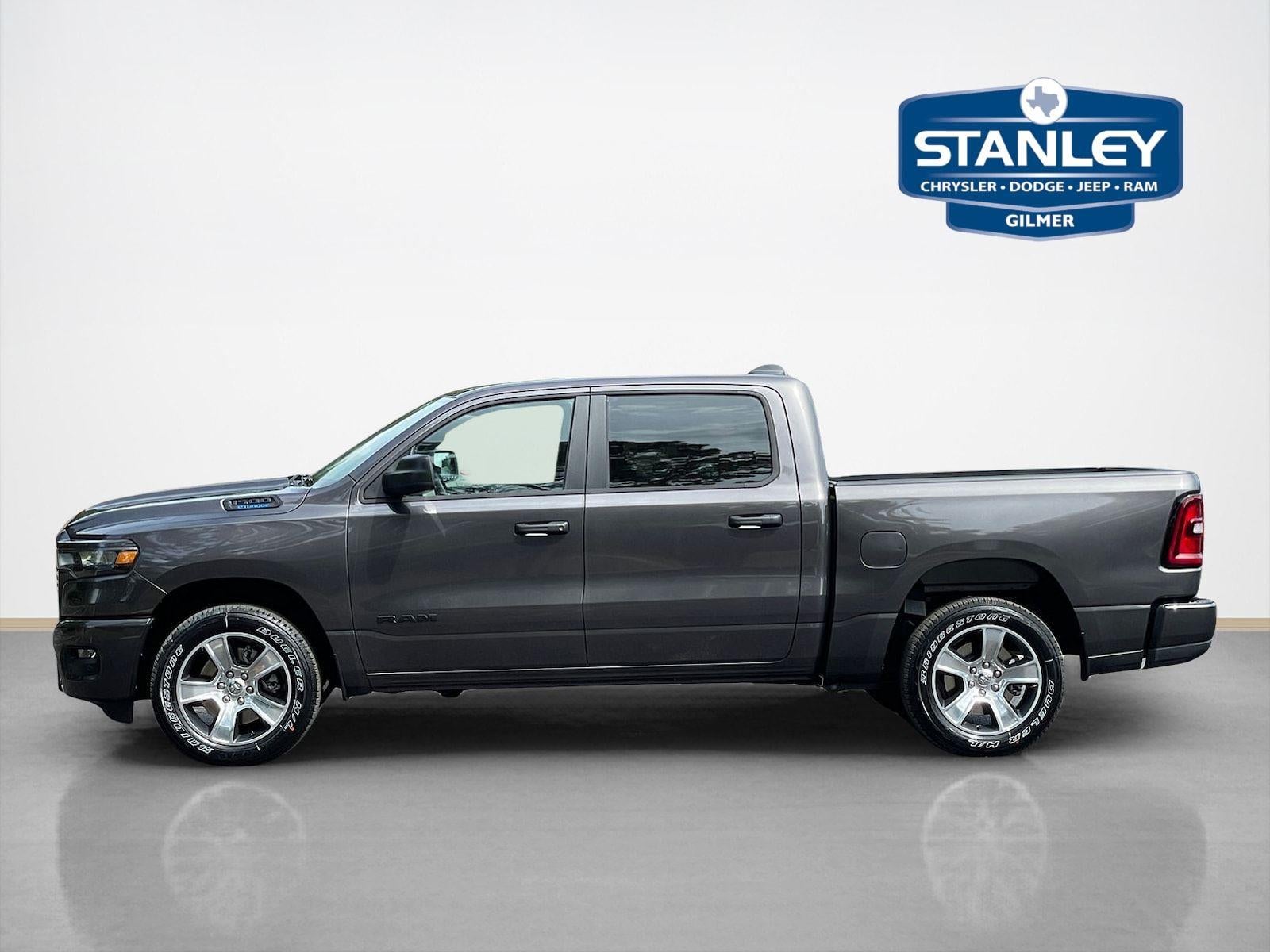 2026 RAM Ram 1500 RAM 1500 EXPRESS CREW CAB 4X2 5'7' BOX
