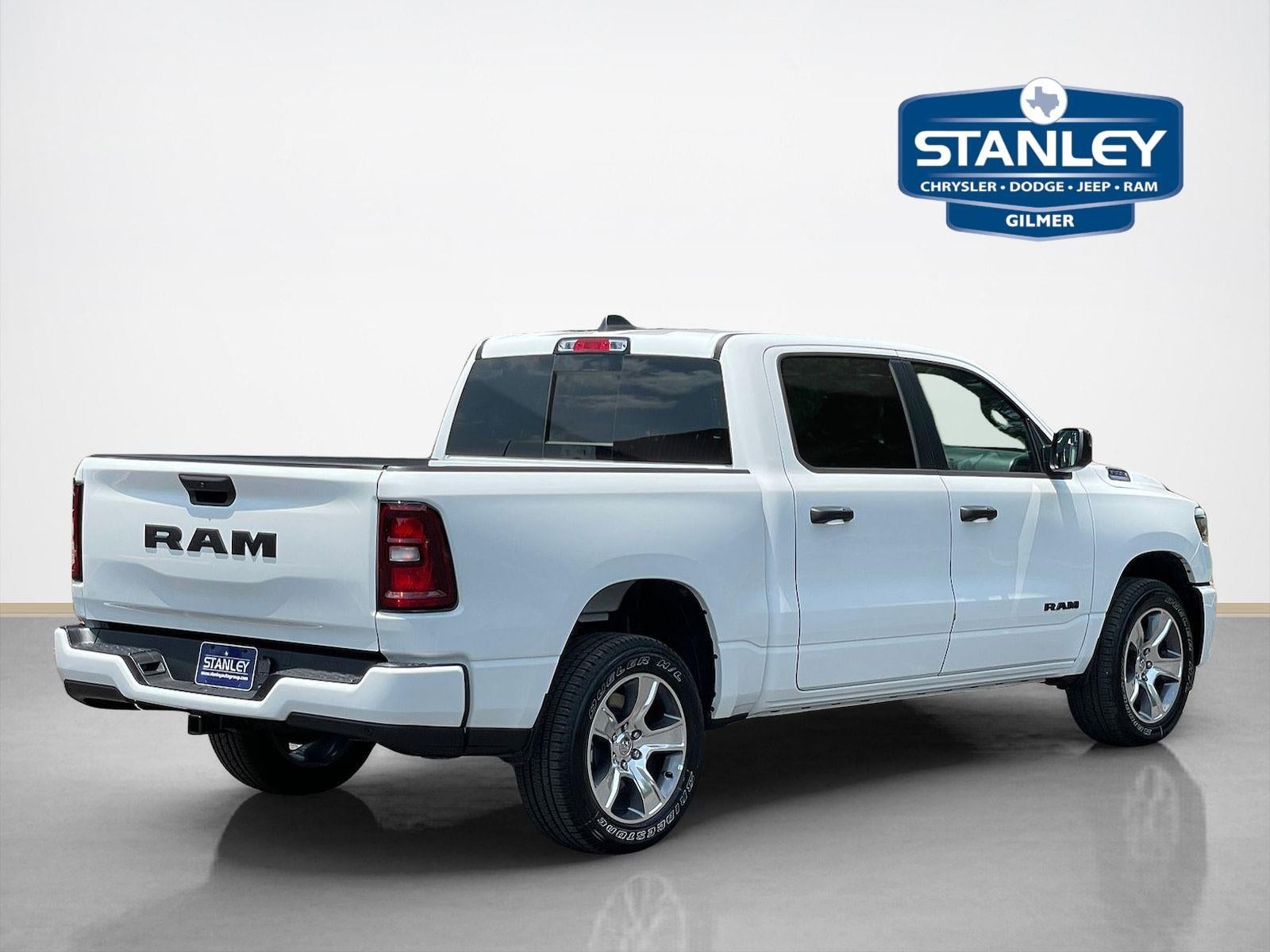 2026 RAM Ram 1500 RAM 1500 EXPRESS CREW CAB 4X2 5'7' BOX