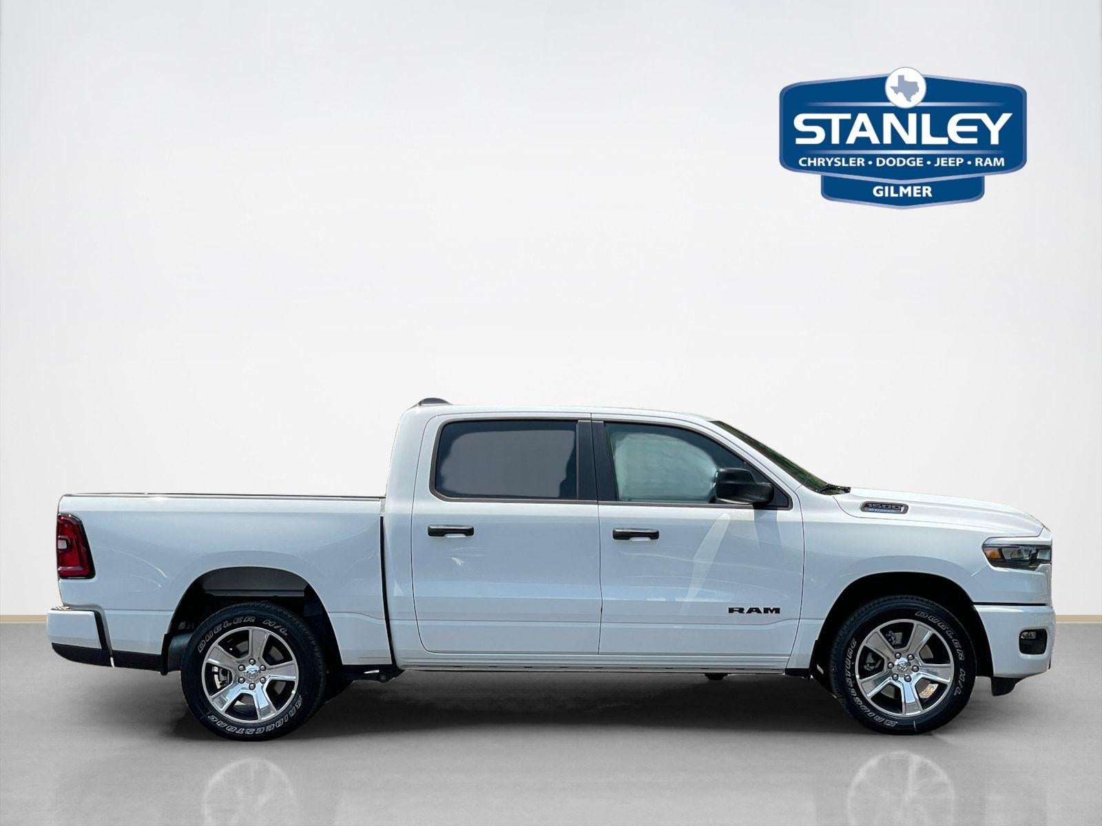2026 RAM Ram 1500 RAM 1500 EXPRESS CREW CAB 4X2 5'7' BOX