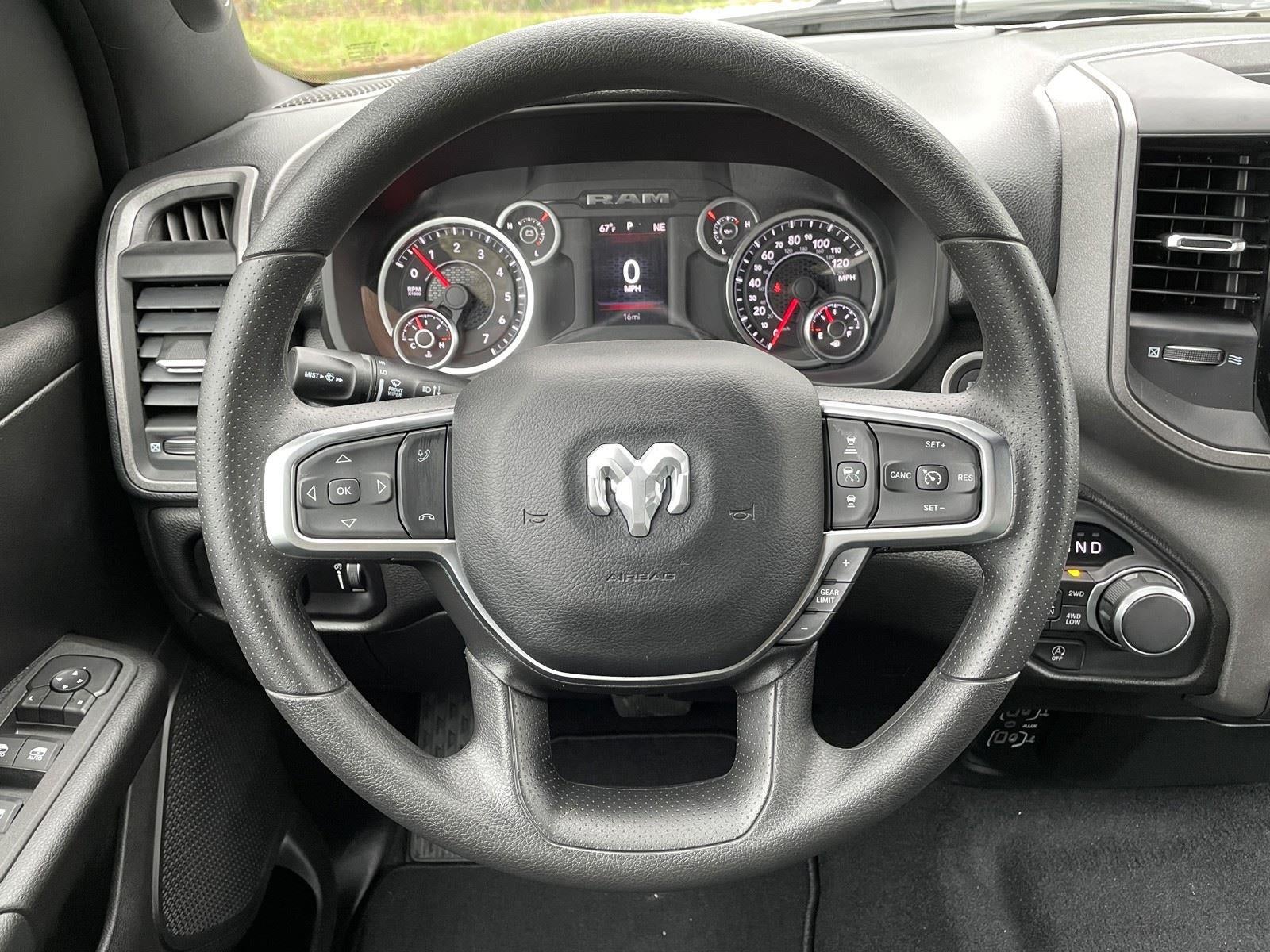 2026 RAM Ram 1500 RAM 1500 TRADESMAN CREW CAB 4X4 5'7' BOX