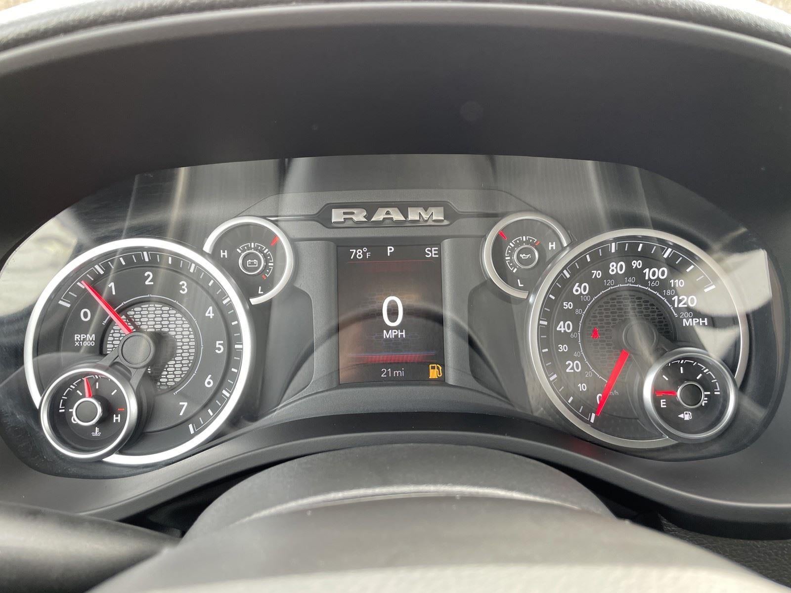 2026 RAM Ram 1500 RAM 1500 TRADESMAN CREW CAB 4X4 5'7' BOX