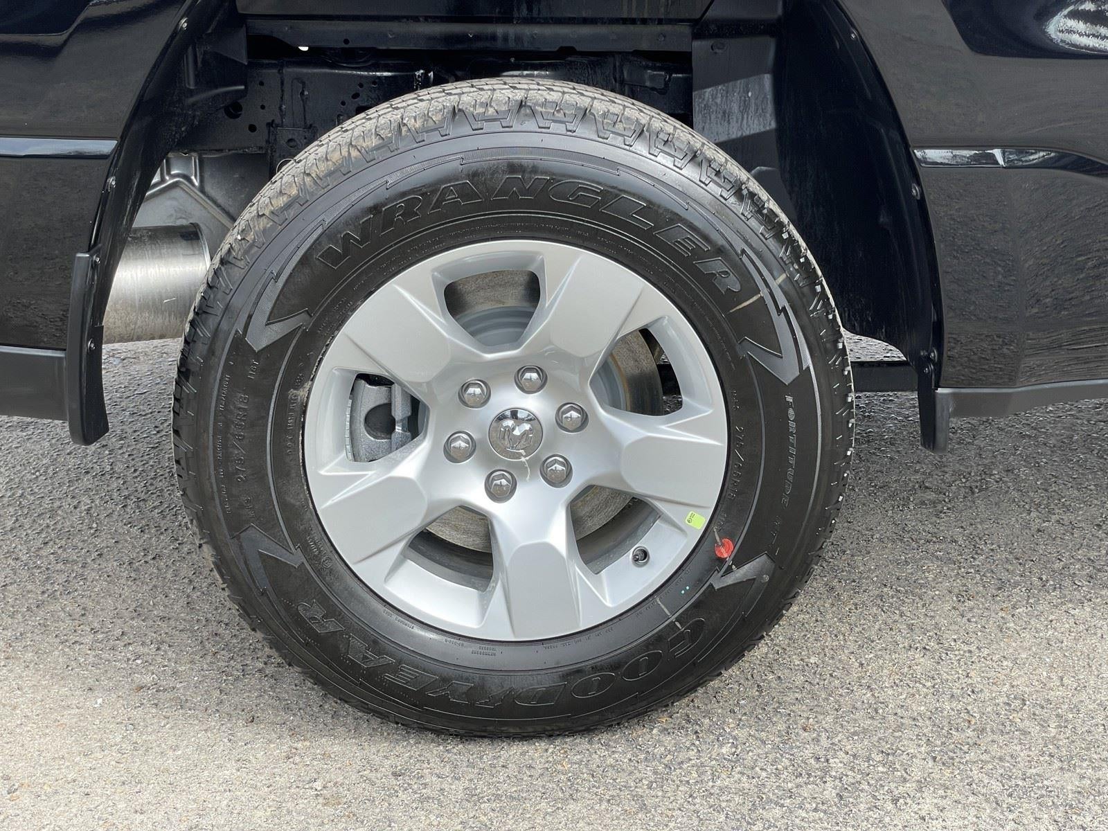 2026 RAM Ram 1500 RAM 1500 TRADESMAN CREW CAB 4X4 5'7' BOX