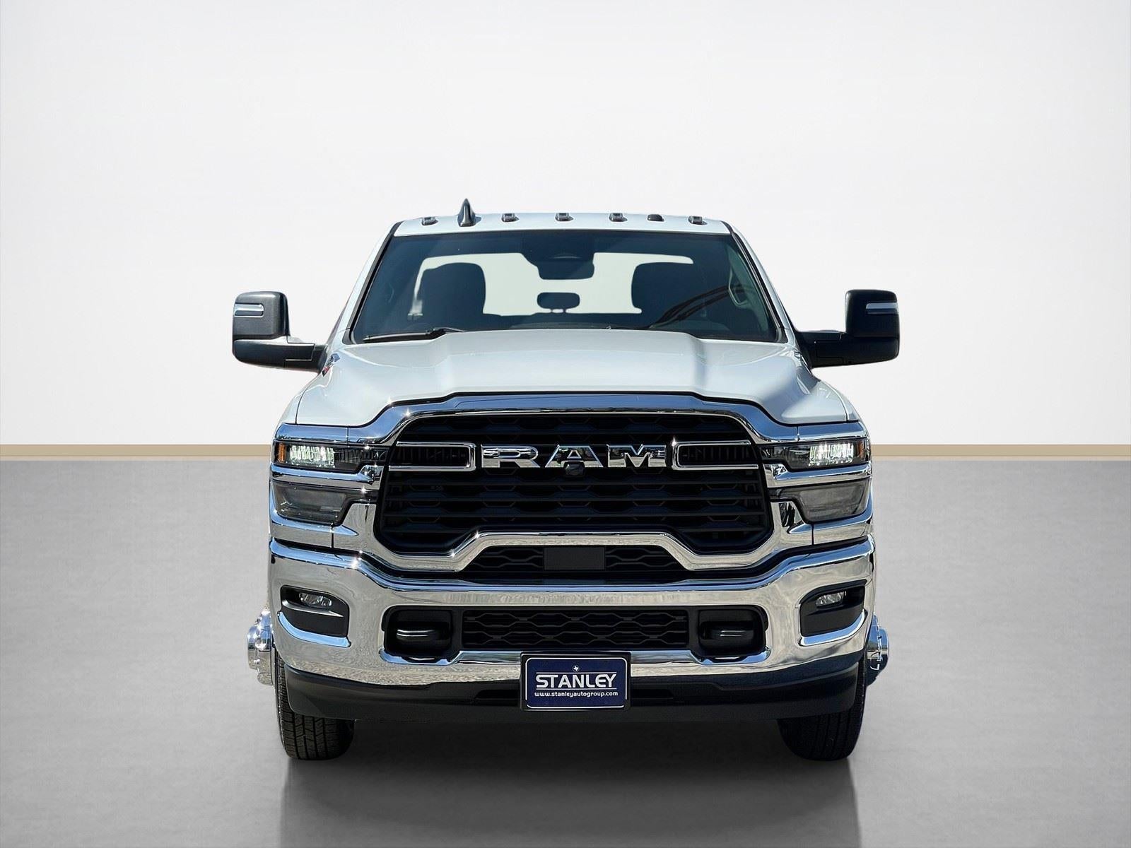 2026 RAM Ram 3500 Chassis Cab RAM 3500 TRADESMAN CREW CAB CHASSIS 4X4 60' CA