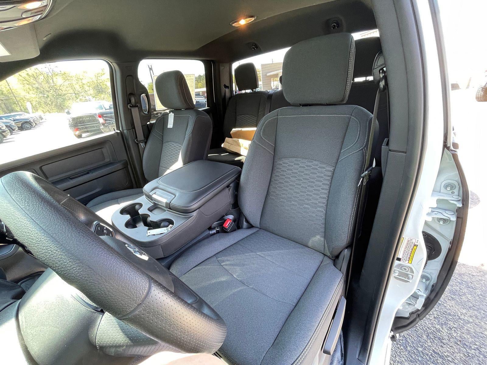 2026 RAM Ram 3500 Chassis Cab RAM 3500 TRADESMAN CREW CAB CHASSIS 4X4 60' CA